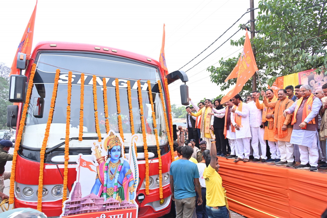 रायपुर : मुख्यमंत्री श्री विष्णु देव साय ने अयोध्या में भंडारे के आयोजन के लिए रामलला के ननिहाल से कार्यकर्ताओं की टीम को रवाना किया